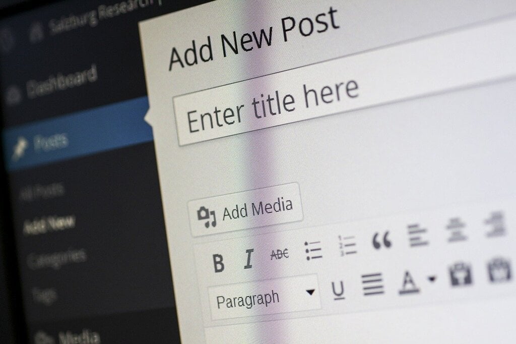 WordPress blog post editor screen used to publish and refresh content on a schedule.